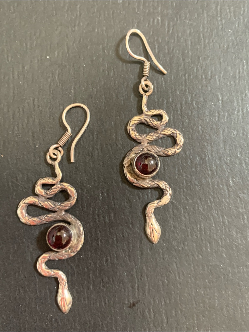 Snake Sterling Silver dangle earrings with Garnet
